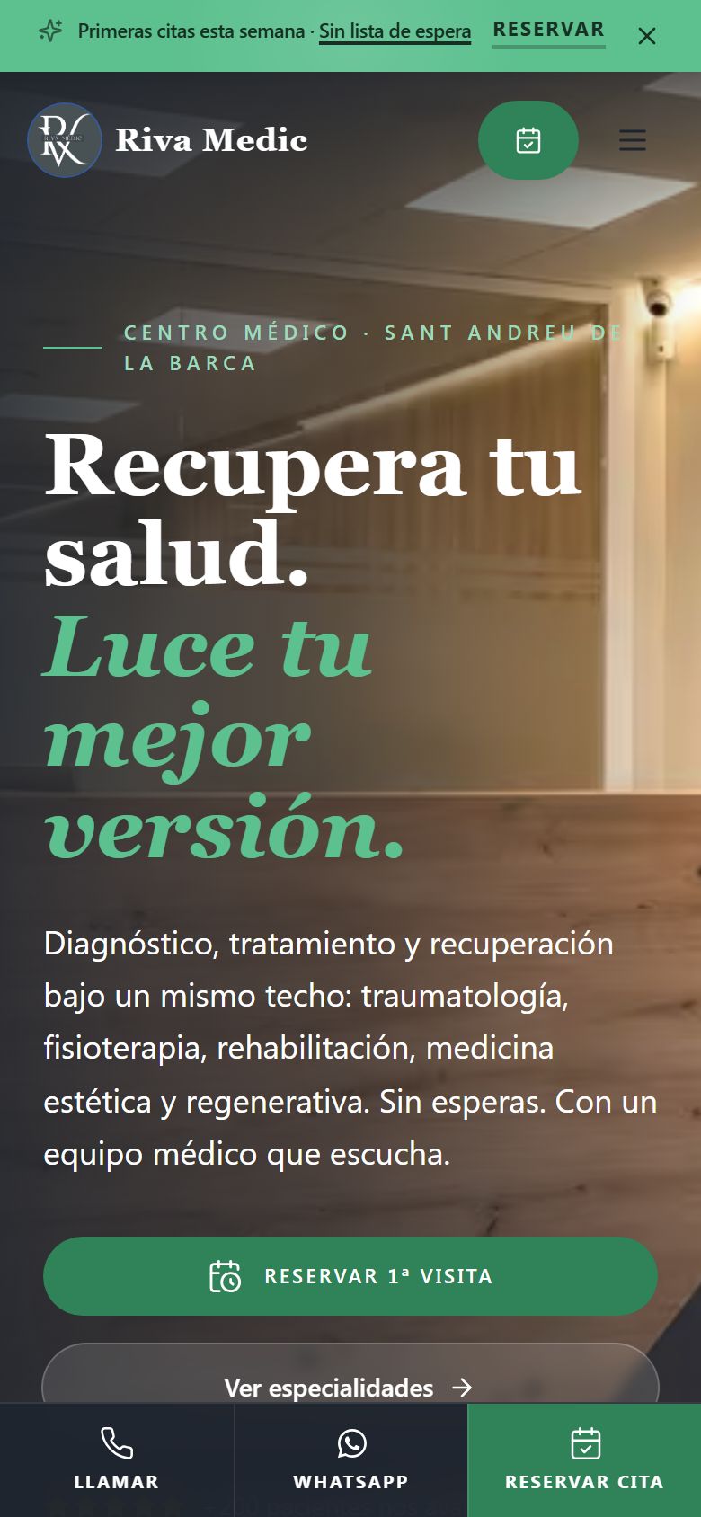 Portada de rivamedic.es en el móvil, con la barra fija de llamar, WhatsApp y reservar cita.